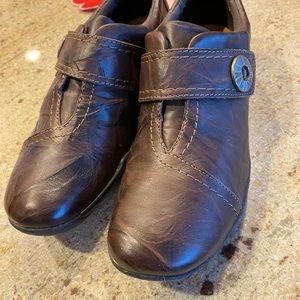 Clark’s Artisan Brown Loafers
